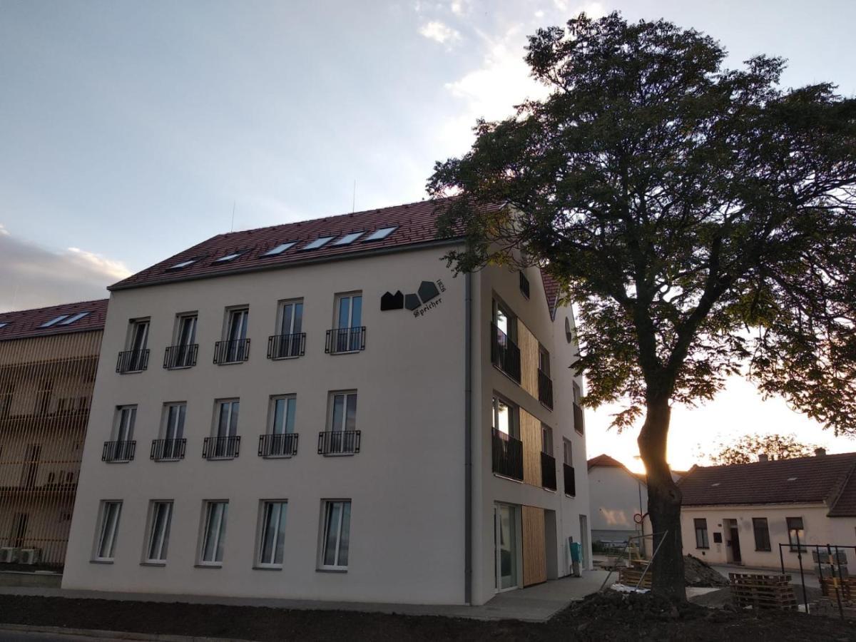 Appartement Le Miracle Rezidence Speicher Mikulov Bagian luar foto