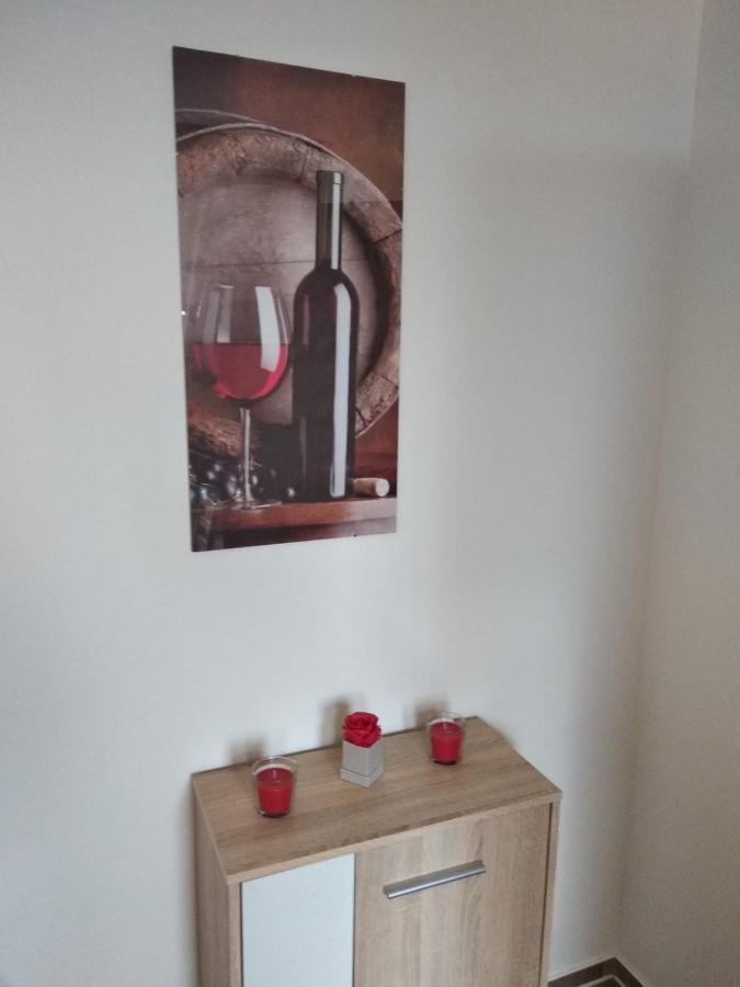 Appartement Le Miracle Rezidence Speicher Mikulov Bagian luar foto